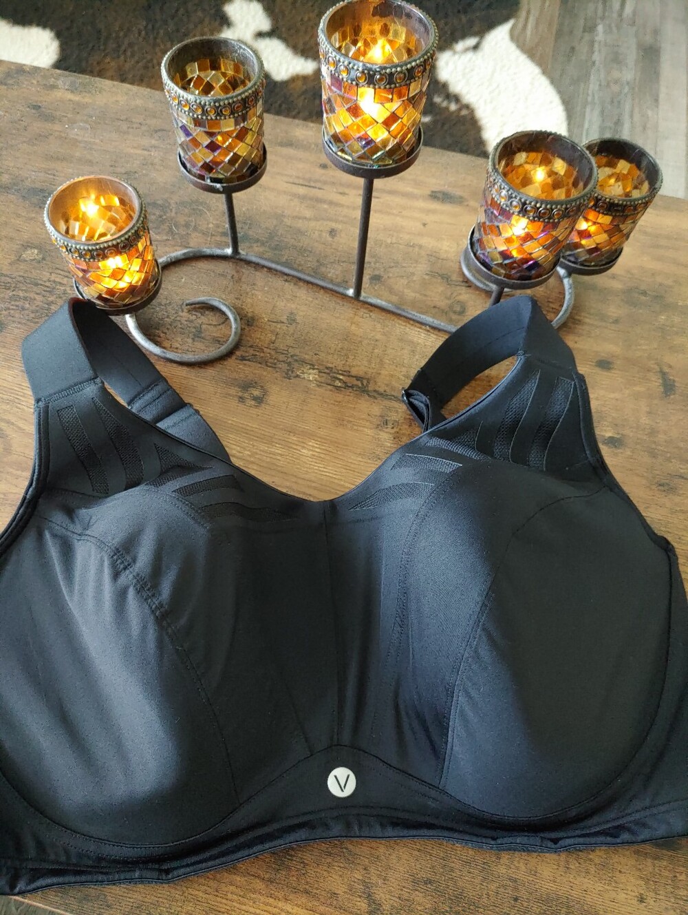 NWOT 40H Livi Black Padded Comfortable padded Underwire Comfy Sports Bra